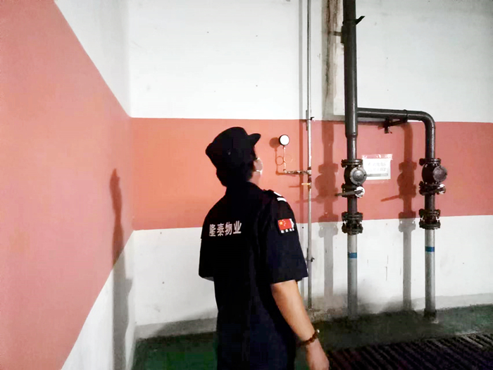 雨中堅守護(hù)家園，筑牢汛期安全墻(圖5)