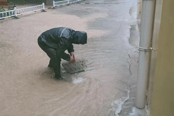 雨中堅守護(hù)家園，筑牢汛期安全墻(圖11)